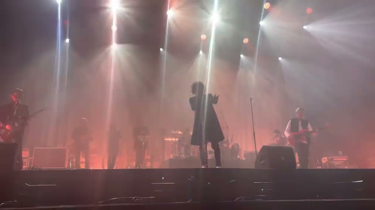 DI-RECT - DEVIL DON'T CARE (LIVE @ PAASPOP 2023 , SCHIJNDEL) adlı videoyu YouTube'da izle DI-RECT - DEVIL DON'T CARE (LIVE @ PAASPOP 2023 , SCHIJNDEL) adlı videoyu YouTube'da izle