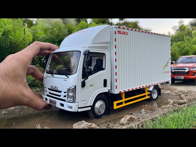 Unboxing ISUZU Delivery Truck 1:18 Scale | Diecast Model Cars