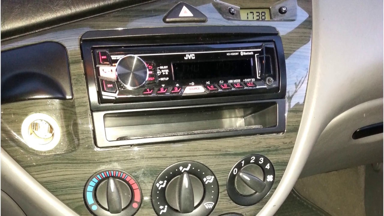 Ford Focus Mk 1 changing instrument light bulbs