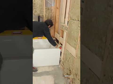 تصویری: اتصال وان حمام به فاضلاب: گردش کار، انتخاب مواد، مشاوره از لوله کش های مجرب