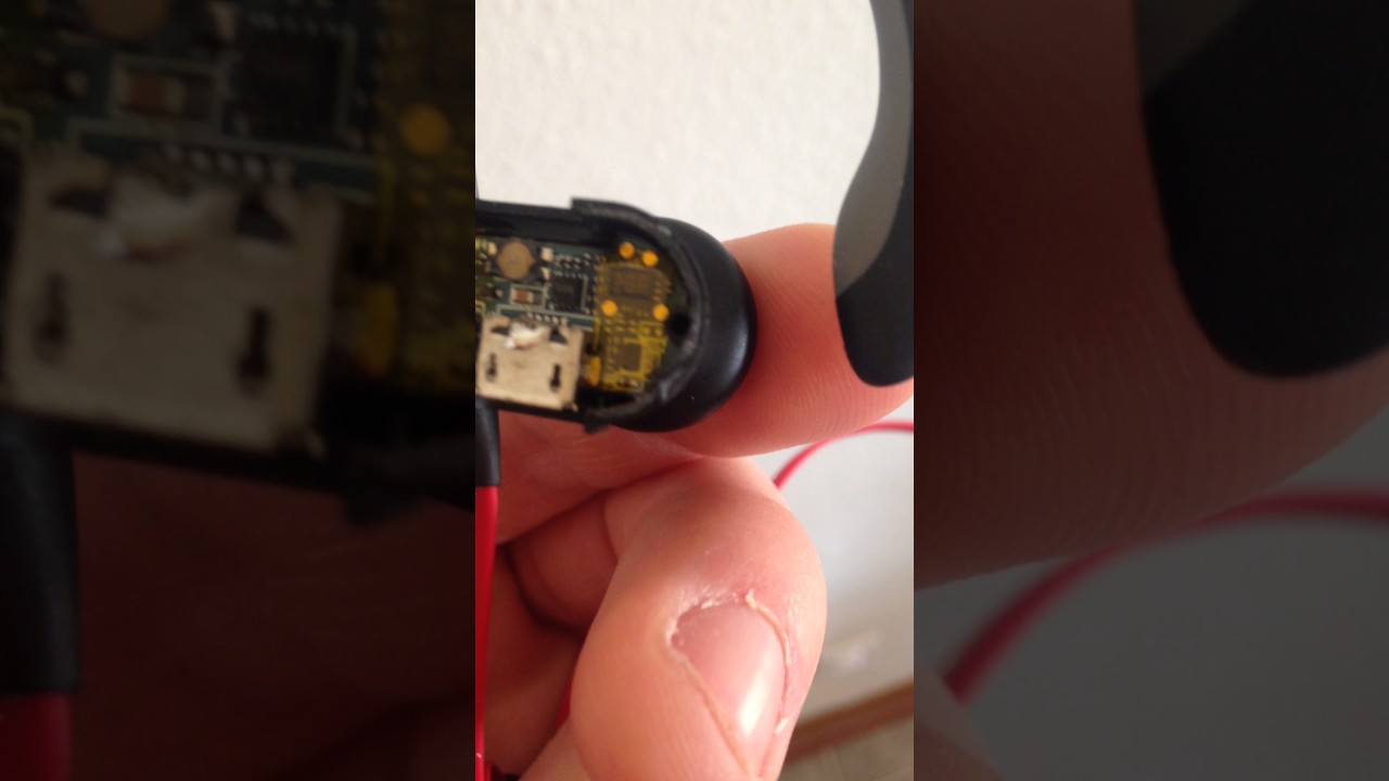 Powerbeats 2 Wireless broken charging connector issue/electronics view - YouTube