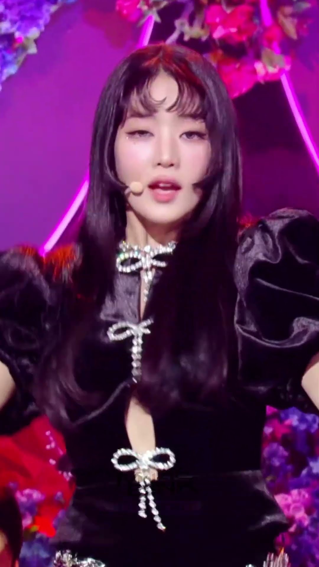 HER - MINNIE #HER #MINNIE #민니 #GIDLE #여자아이들 #Shorts #MusicBank | KBS WORLD TV