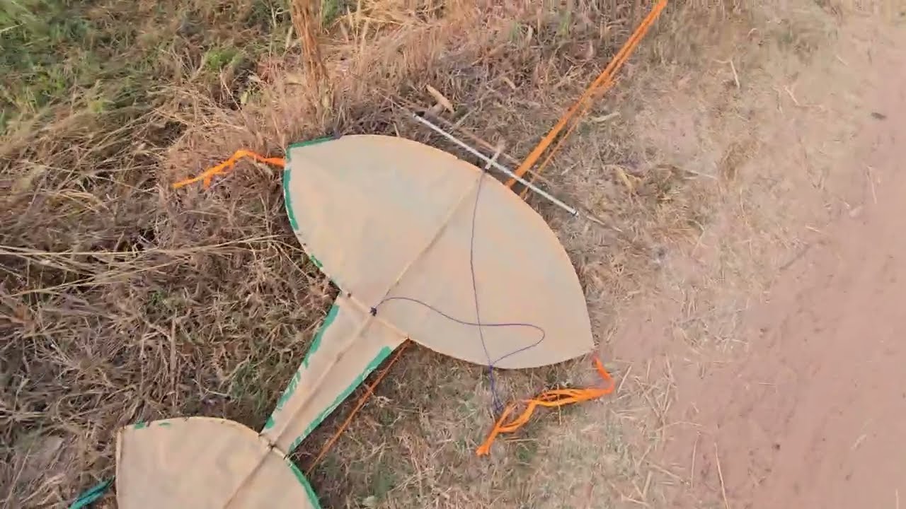 ว่าวบ้านๆเล่นเอวมักบ่ครับ ส่วนตัวชอบแบบนี้ครับ บรรยากาศตอนเช้า @dadar_k 