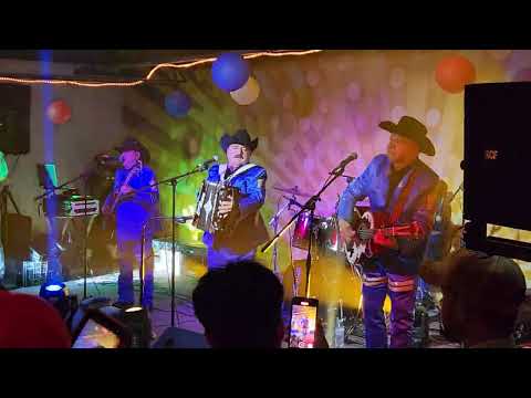 Los Razos De Reynaldo - Chingon De Chingones En Vivo En Harrisburg NY