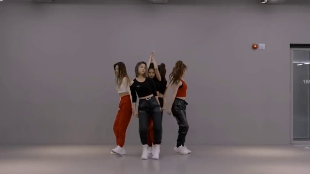 [Mirrored] ITZY 'Wannabe' Dance Practice - YouTube