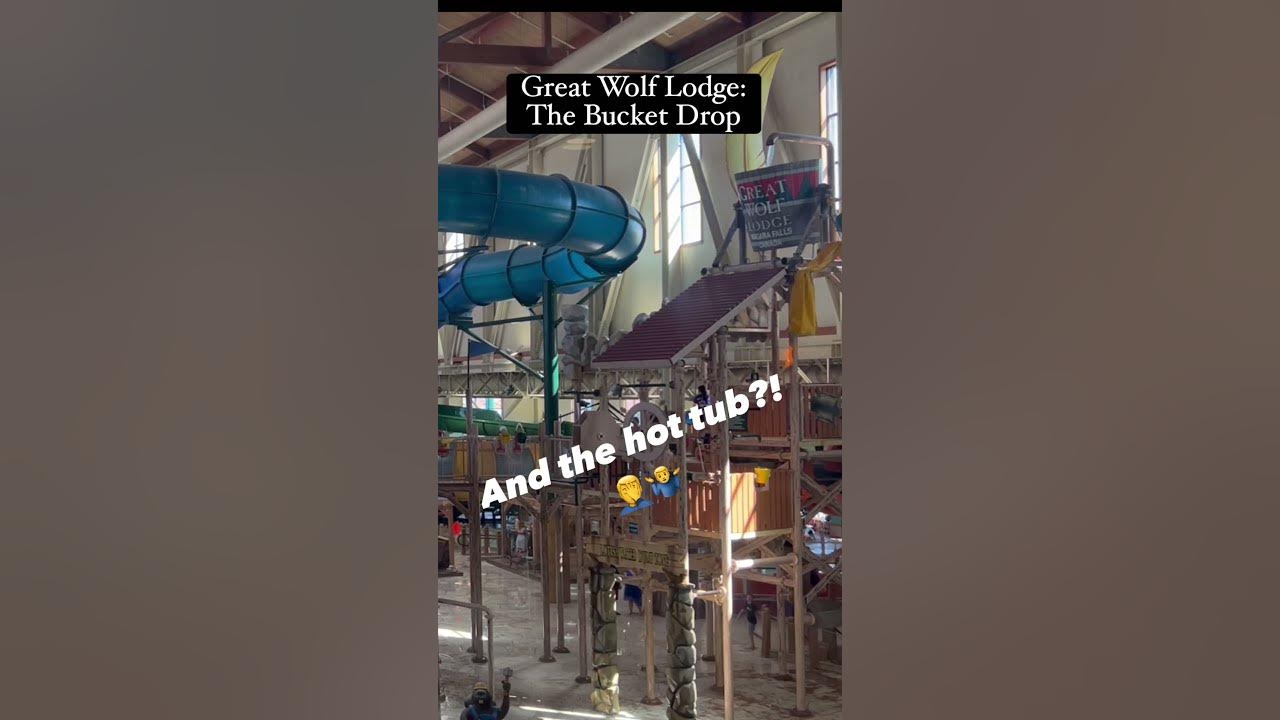 Great Wolf Lodge Canada: the bucket drop #familytravel #familytrip #