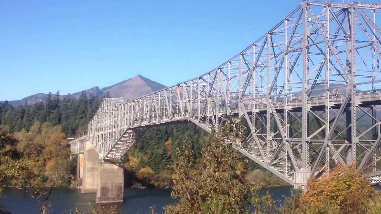 View of 'Bridge of the Gods' Columbia river, Oregon/Washington State ...