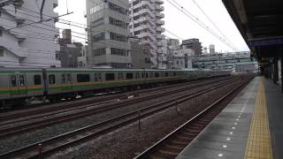 JR東海道本線(E233系)と臨時快速(185系)