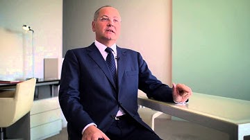 Large project management in oil and gas