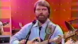 Glen Campbell Sings 'I Love How You Love Me'/Dom DeLuise