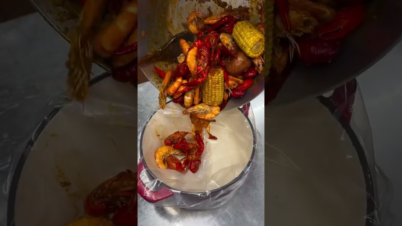 Cajun Crawfish Boil š¦š¤ #Shorts #SeafoodBoil #CajunSeafood