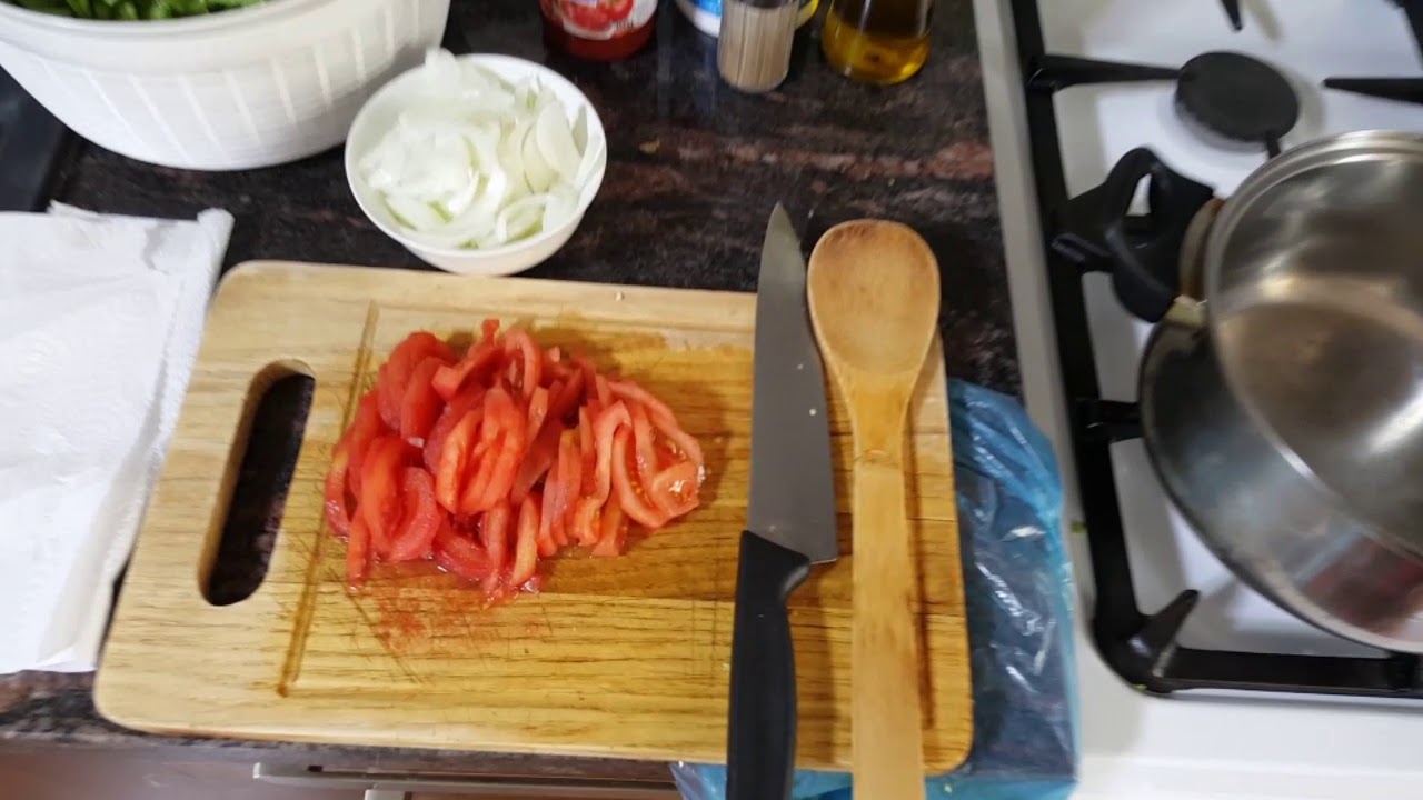 Green flat beans with tomatoes - YouTube