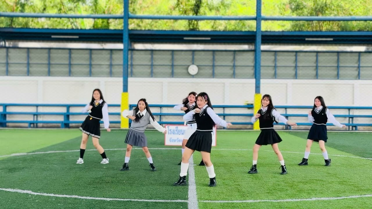 การแสดงเต้น cover dance ระดับชั้นประถมศึกษาปีที่ 1 - 6 โรงเรียนเสริมมิตรวิทยา