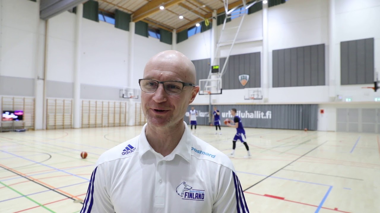 Jukka Toijala - 'Hyvä meininki harjoituksissa' koripallokori