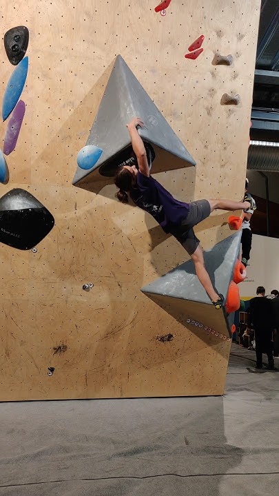 DEMO BLOC 7C V9 BY ALEX CARLIER AT VERTICAL ART LE MANS - YouTube