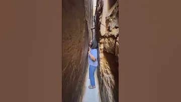 واحد من اغرب الدروبة فمدينة فاس المدينة القديمة Travel Explore Morocco 