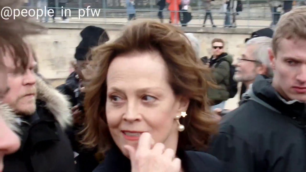 Sigourney Weaver - Dior Fall/Winter fashion show - 25.02.2020