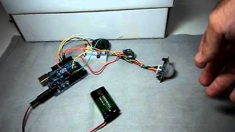 Alarme contra Intruso - PIR Alarm for Arduino(1of2)-www.brasilrobotics.blogspot.com