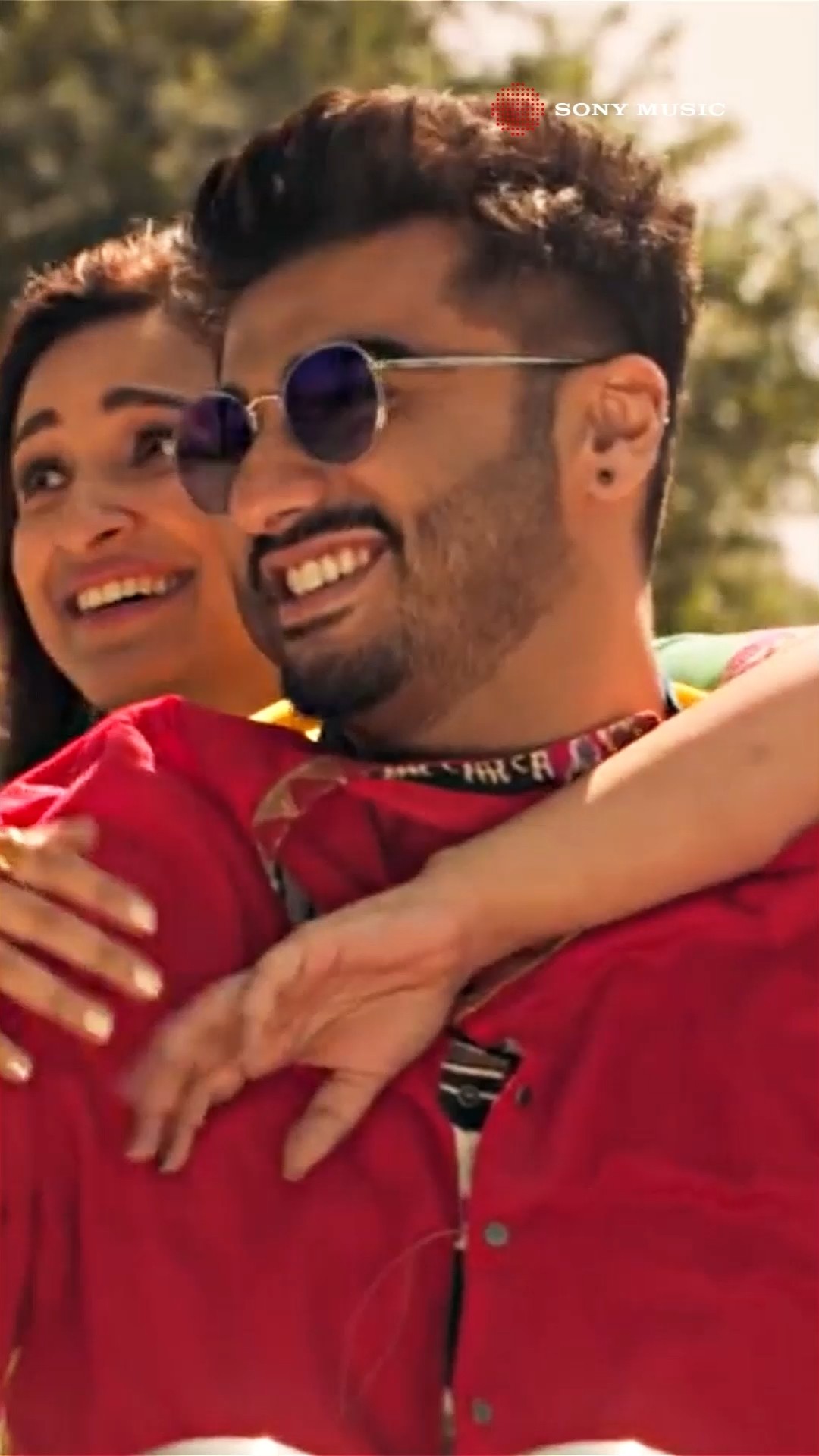 Love that travels across the world. ?? #tereliye #arjunkapoor #parineetichopra #atifaslam