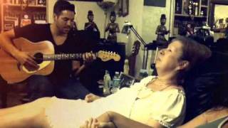 Jorge Moreno Sings For Mom