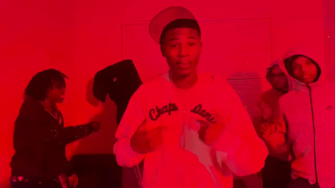 Ver RelloG- Back 2 Back(Shot by.B.GossittShotIt) no YouTube Ver RelloG- Back 2 Back(Shot by.B.GossittShotIt) no YouTube