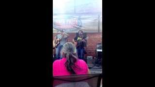 Matt Wayne covering Tanya Tuckers 'Love me like you used to'09/08/13 @ Back Forty Smokehouse - TXRDR