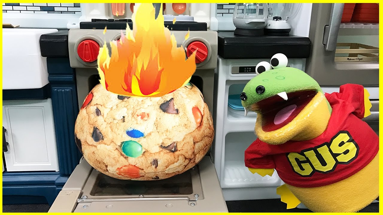 GIANT COOKIE PLAY Food Toys with Bakery and Play Kitchen YouTube