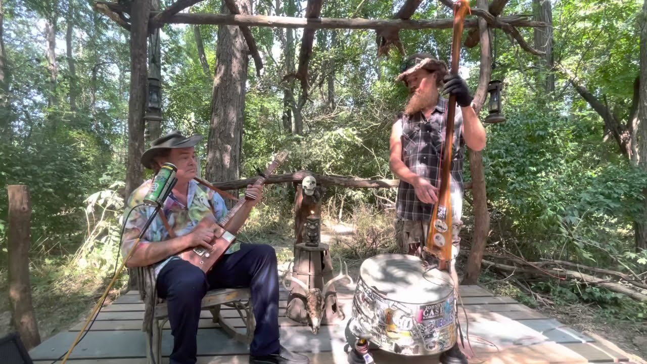 Low Down Mississippi Delta Blues Played On Washtub Bass And Cigar Box