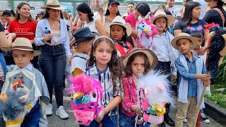 Cabalgata Infantil en Sevilla Valle 121 Años = 01 de Mayo 2024