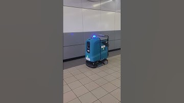 Robot Cleaner at Milton keynes Central #shorts
