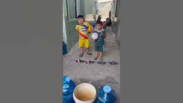 Anh em thiện thử thách trò chơi ném bóng trúng thưởng 7#funny