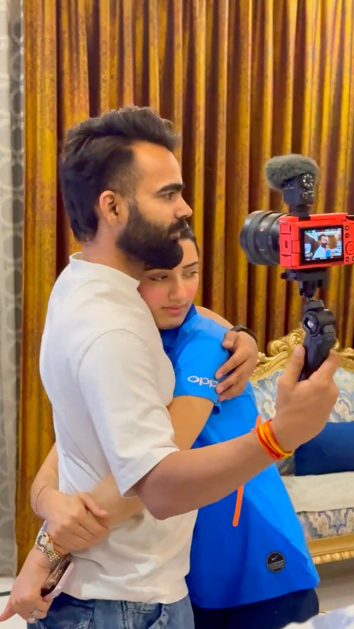 Saas Sasur Ji Ko Diya Surprise ❤️ #neetubisht #lakhneet #youtubeshorts #minivlog #viral #trending