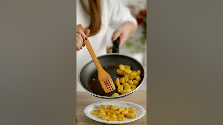 ¡Monedas bajo el plato en el Día de ñoquis! 🍽️ #shorts