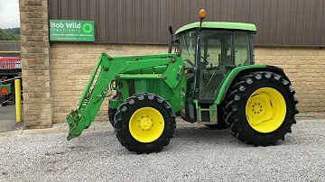 Kolik koní má traktor John Deere 6210?