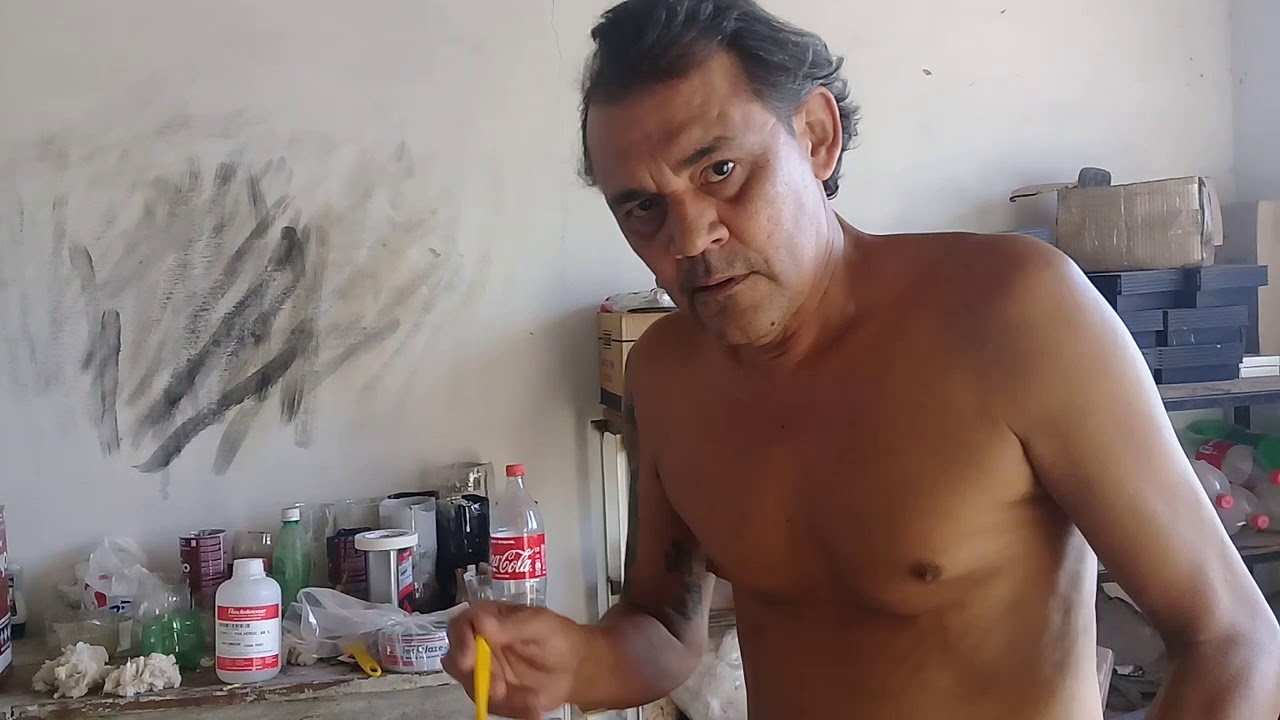 Como aplicar o desmoldante líquido em moldes de fibra de vidro