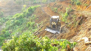 D6R XL Bulldozer Fails To Dig Mountain Rock For Palm Terrace