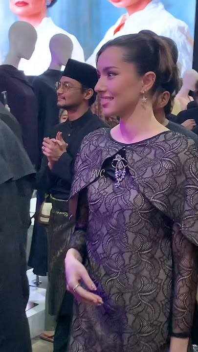 Blood Brothers team! cantik betul amelia ni #ameliahenderson #syafiqkyle #sharnaazahmad