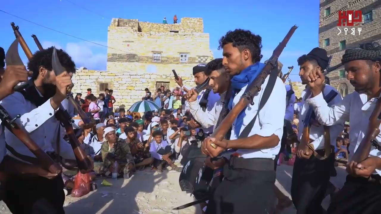 أغنية الفنان ياسر السرحي التاريخية في مهرجان التراث اليافعي الرابع بقلعة القارة التاريخية