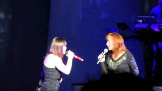 Kelly Clarkson & Reba Mcentire - Because of You