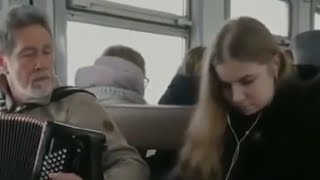 Бьется в тесной печурке огонь 🎶🔥🚊🛤️🎶