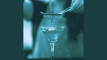 Pulsating Backdrops for Weekday Dinner Dates