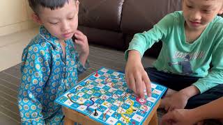 36-🇸🇬Playing Snake and ladder with my parents screenshot 4