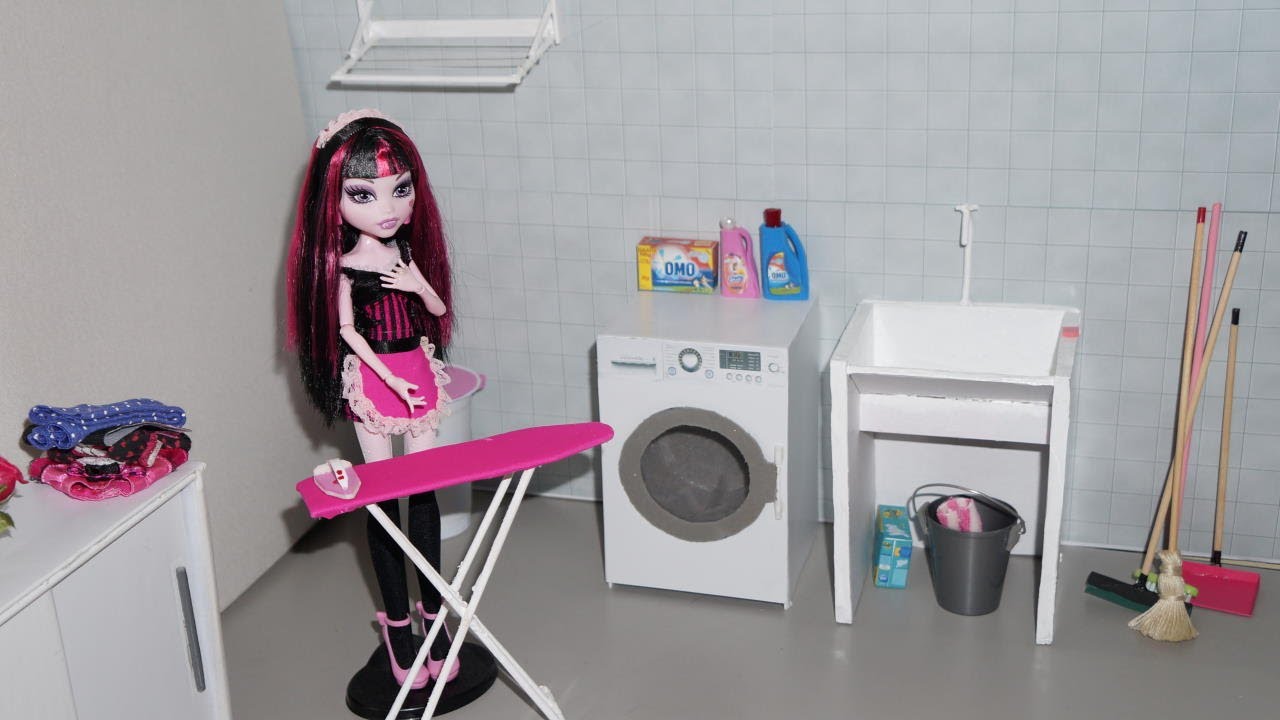 Monster High: Draculaura em um dia de Limpeza  (Draculaura's cleaning day)