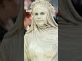把自己裹成「雕塑」 海蒂·克魯姆驚艷Met Gala－ BBC News 中文