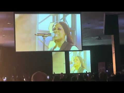 CeCe Winans singing