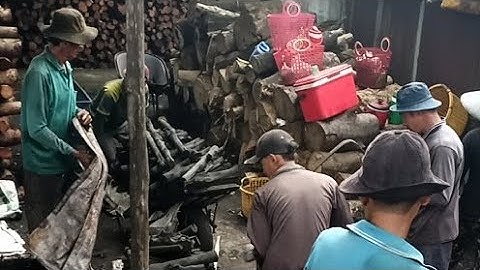 Ra lò than nứt bánh mì - than đẹp và tốt tại Cơ Sở SX Than Củi Thanh Tú