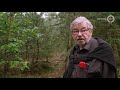 Midden in het bos ligt de crashlocatie van een Britse bommenwerper verborgen - Op Oorlogspad met Ma…