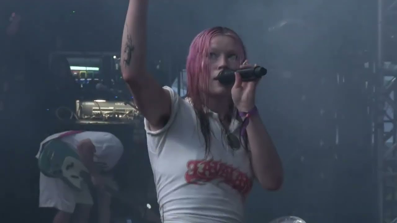 WetLeg - Catch these fists @ Way Out West 2025