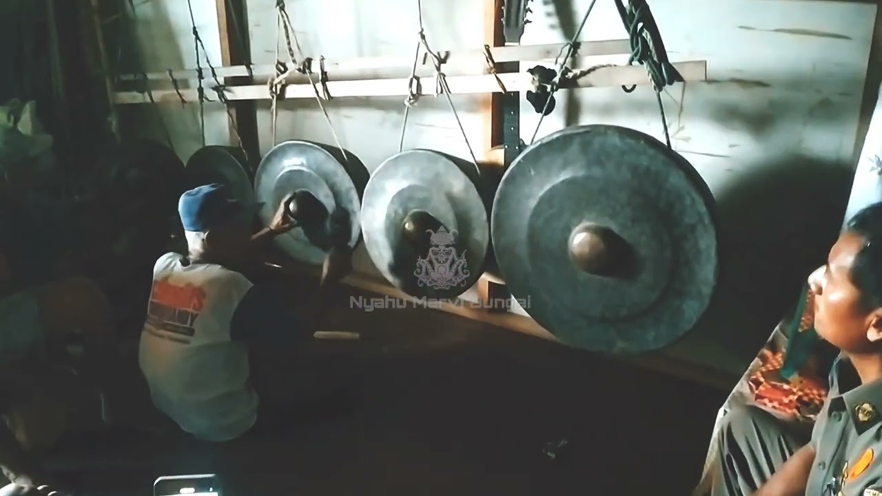 Instrument Ketawak/Gong Panjang Dayak Keninjal, Desa Ulak Muis