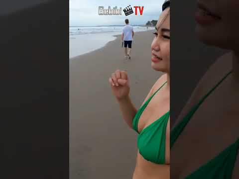 Cuplikan Video Bebibi Santai Berada Di Dauble Six Beach
